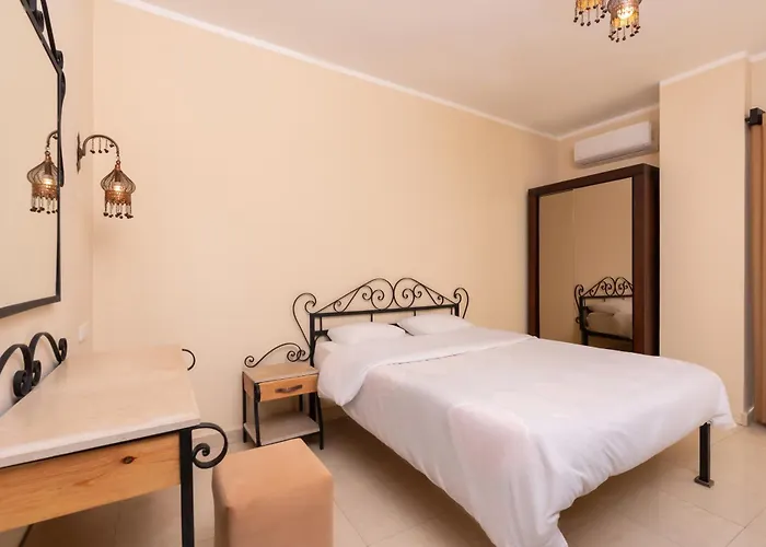 2bedrooms 53 *