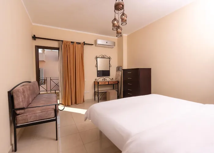 2bedrooms 53 *